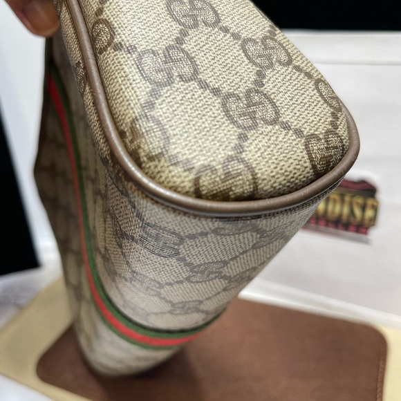 Gucci Sherry line Clutch/ pouch in Green/ tan color. - Picture 3 of 11